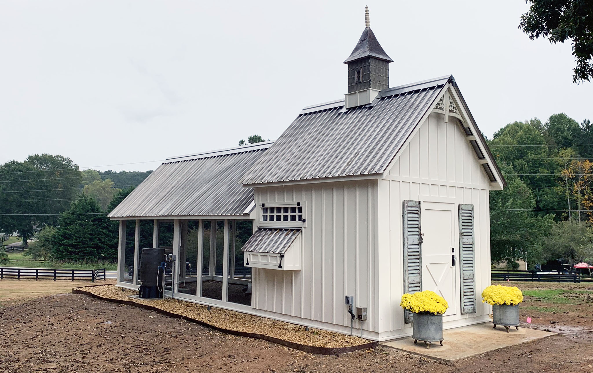Carolina Coops 10’x30′ Custom Craftsman Coop in Georgia with cupola and shutters